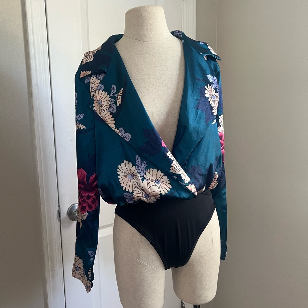 Floral blue Bodsyuit satin feel medium